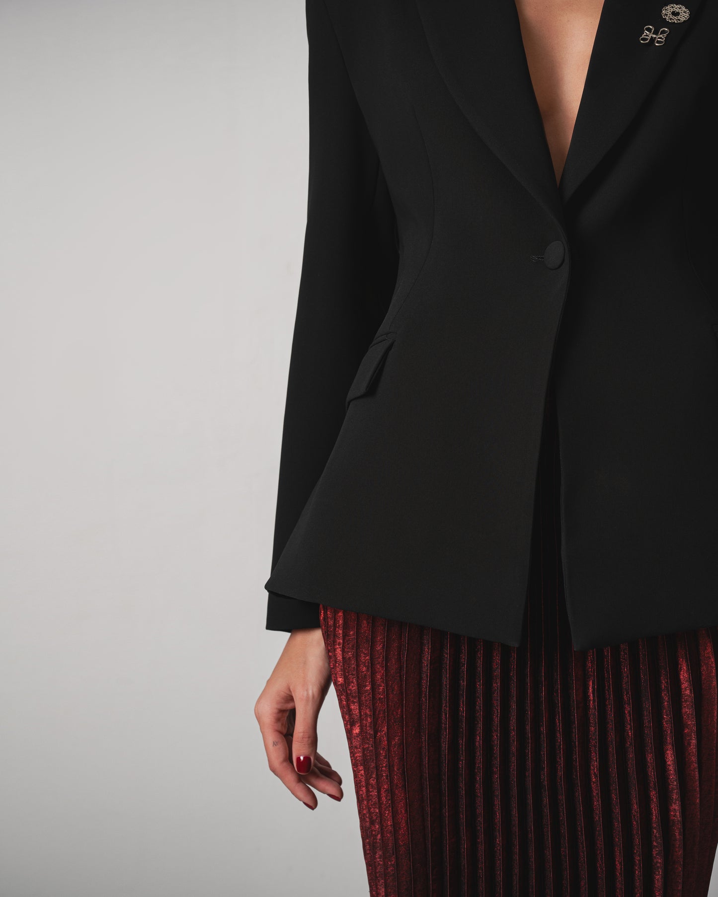 Nora Blazer in Black