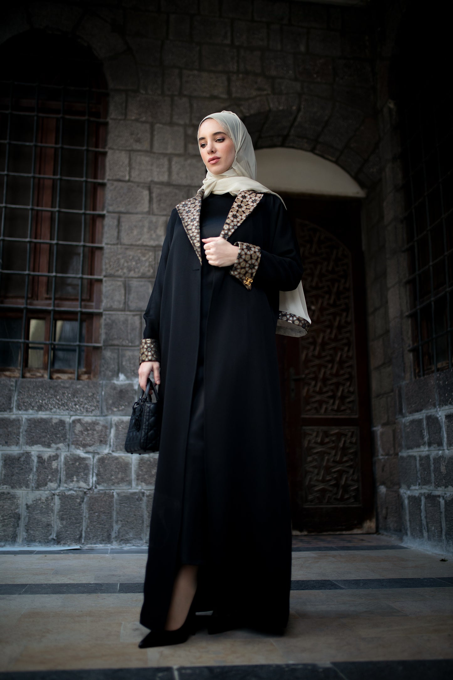 Yasmina abaya in kohl black