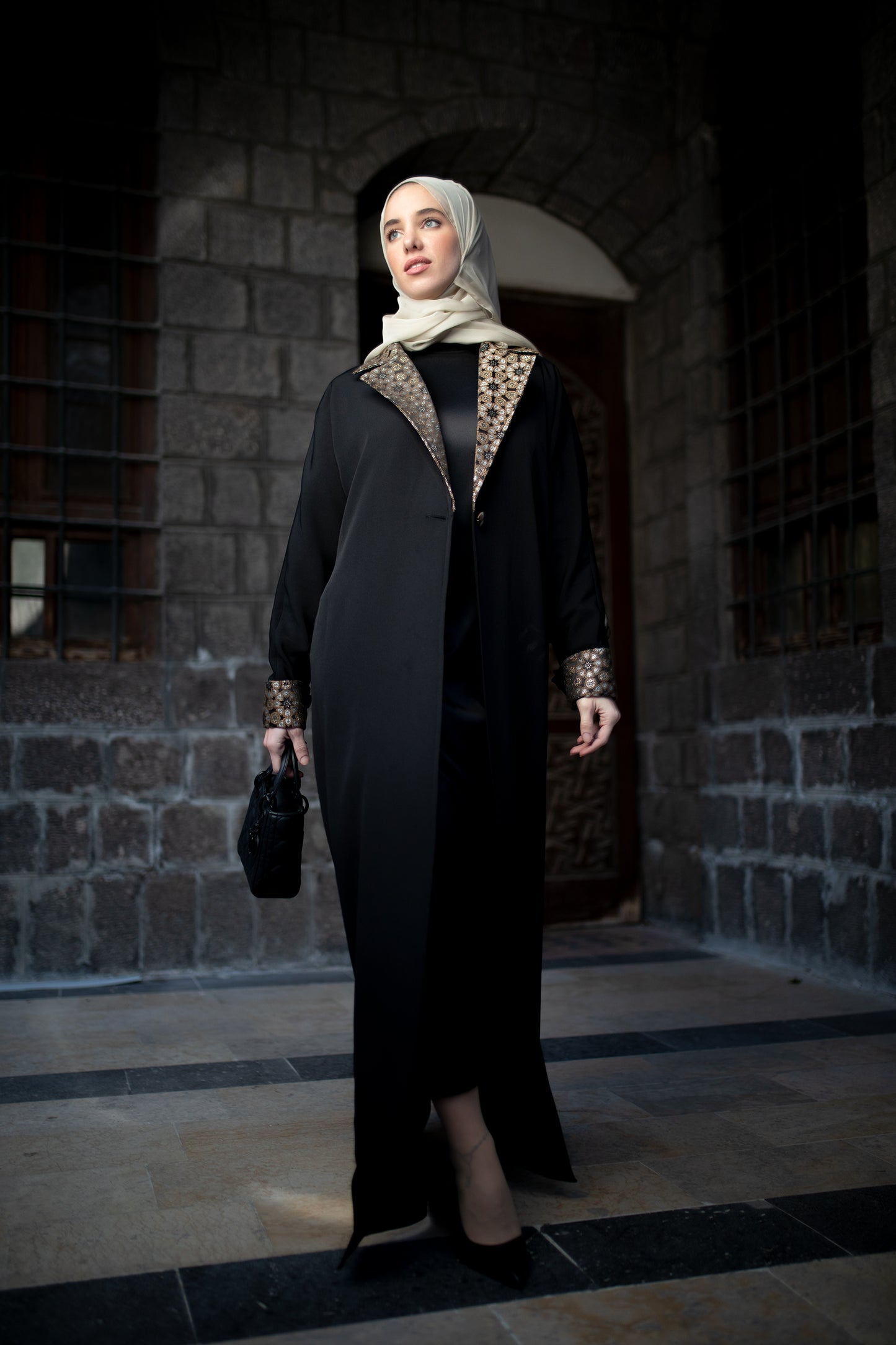 Yasmina abaya in kohl black