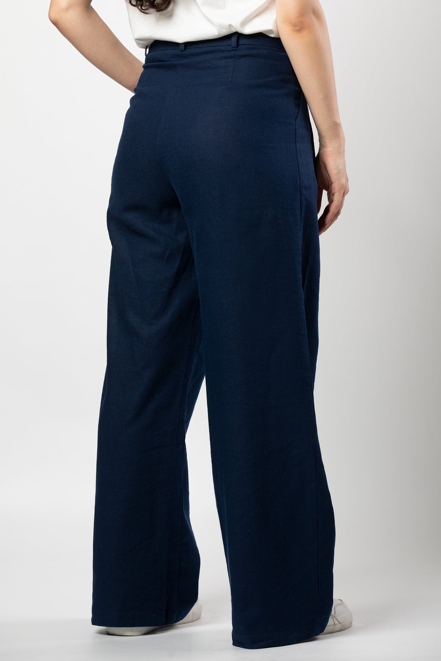Nasma linen set in navy blue