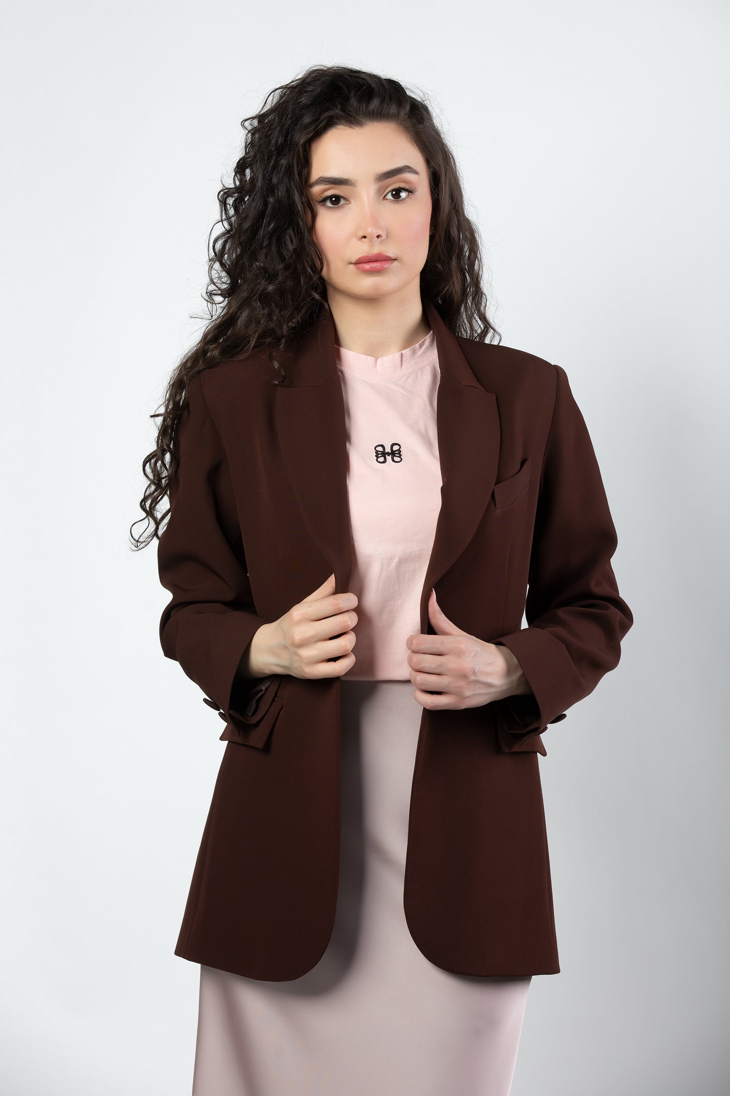 Aleen fitted blazer in mocha mousse