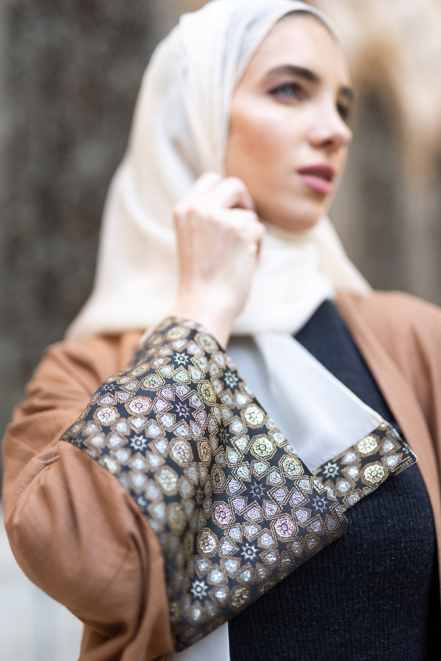 Jouri Abaya in bronze brown