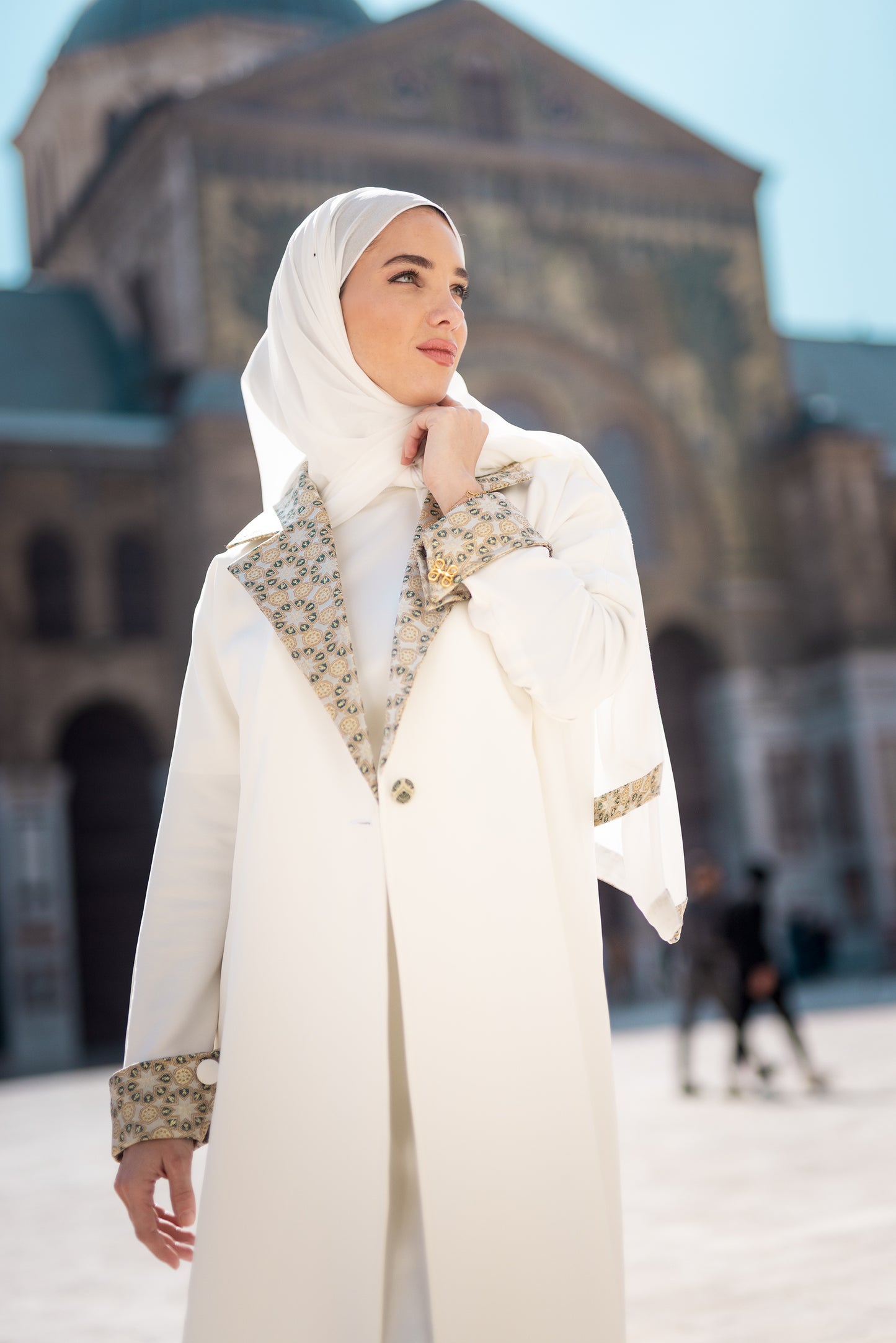 Yasmina Abaya in pure white