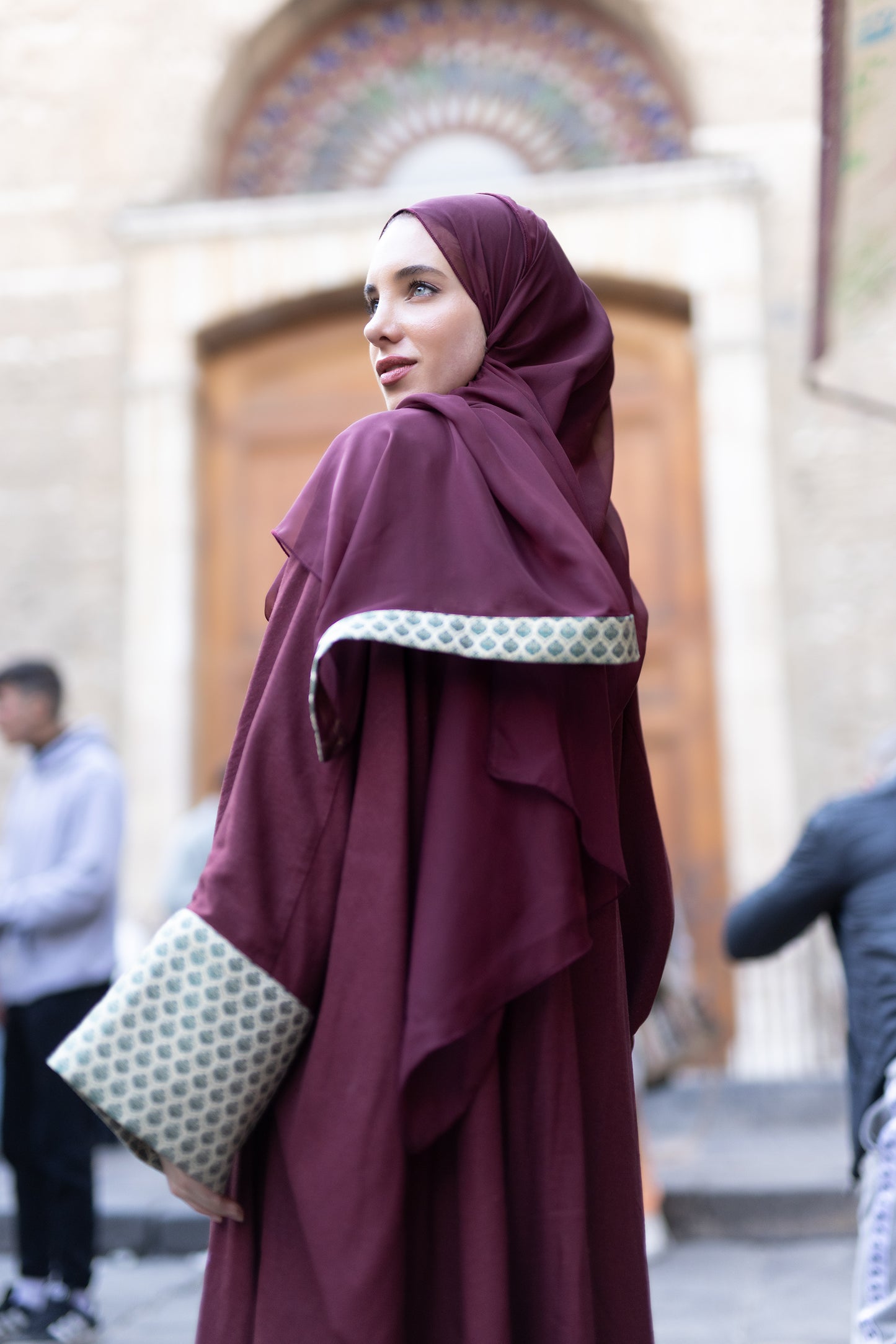 Jouri Abaya in burgundy
