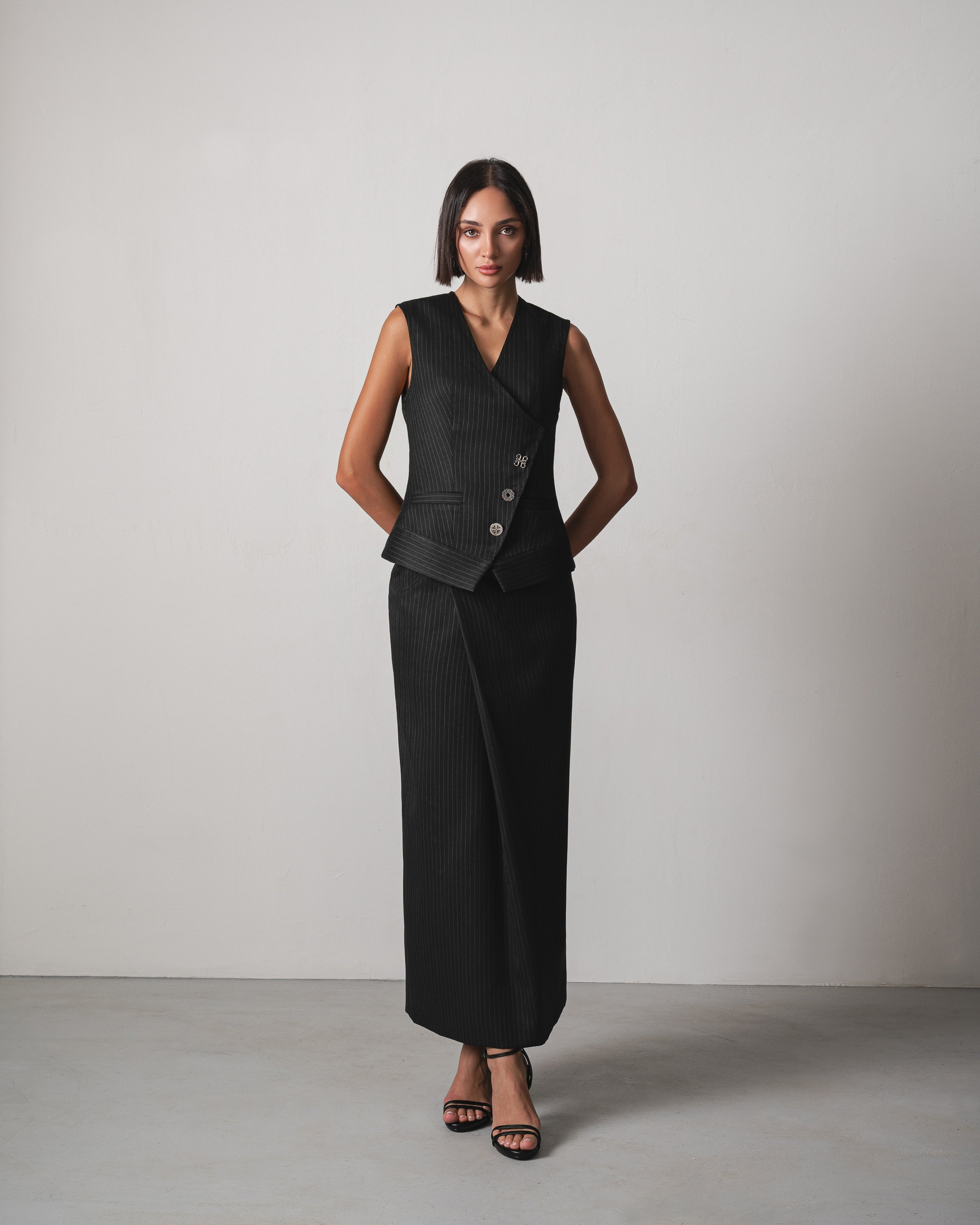 トップス rare FUGA Black Coated Draped Gilet Hind Striped Gilet – HAYA ATASSI