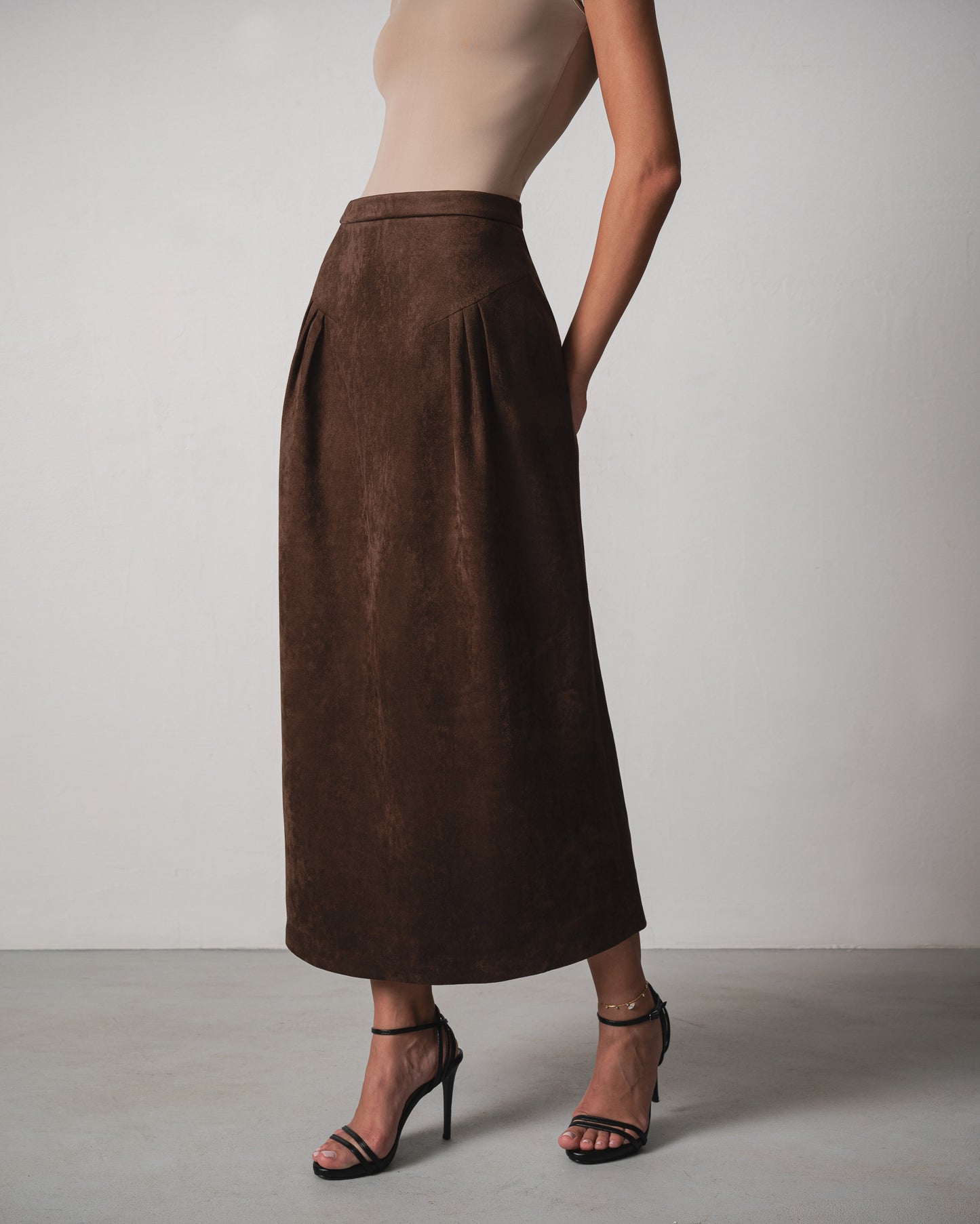 Mira Suede Set in Chocolate Brown