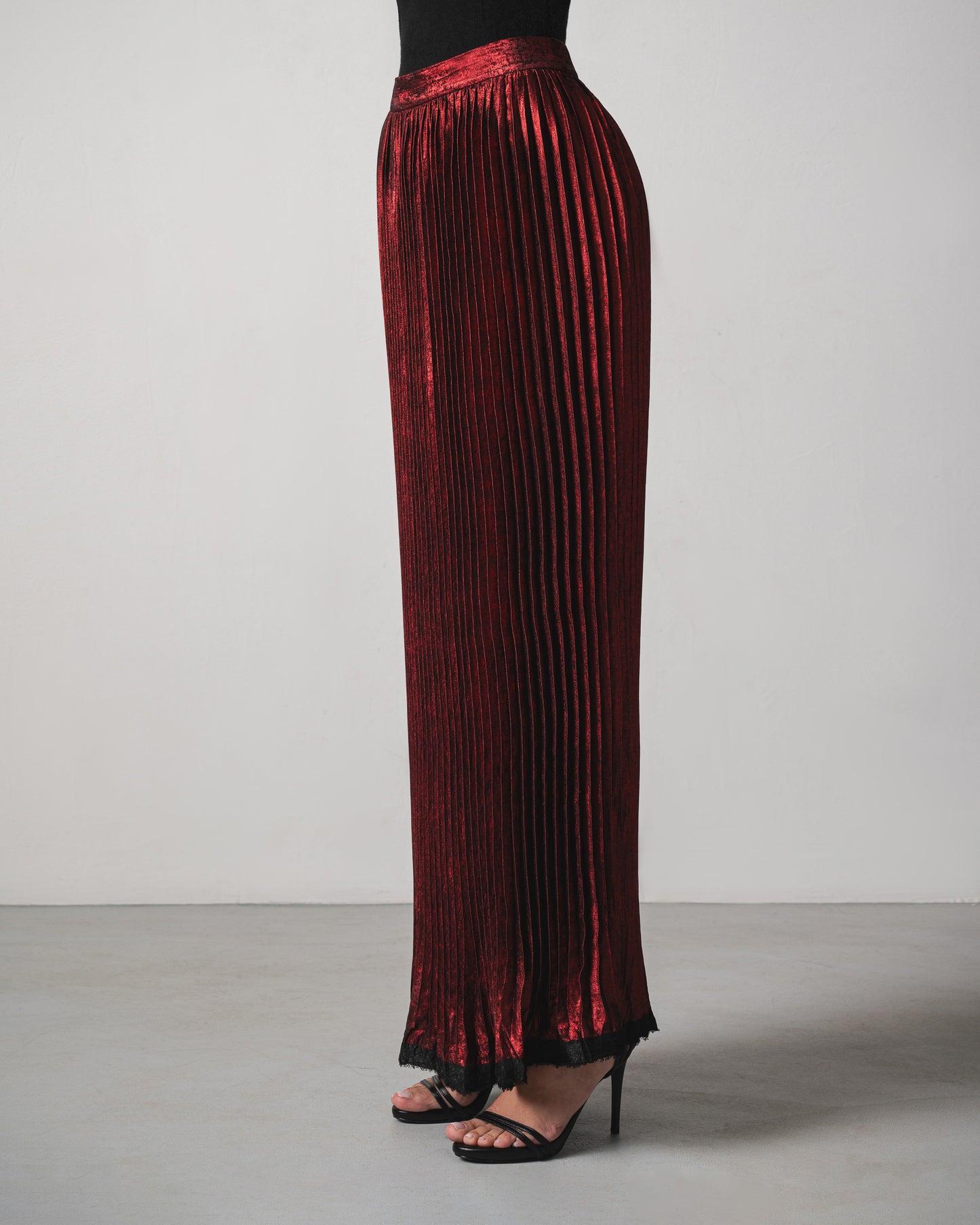 Amira Skirt in Dark Red