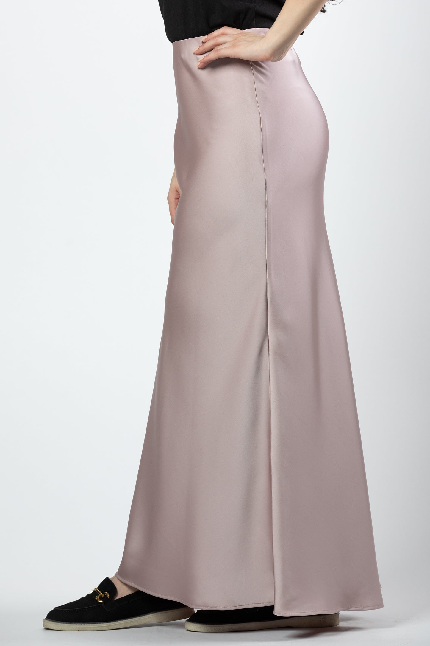 Aseel satin maxi skirt in dusty pink