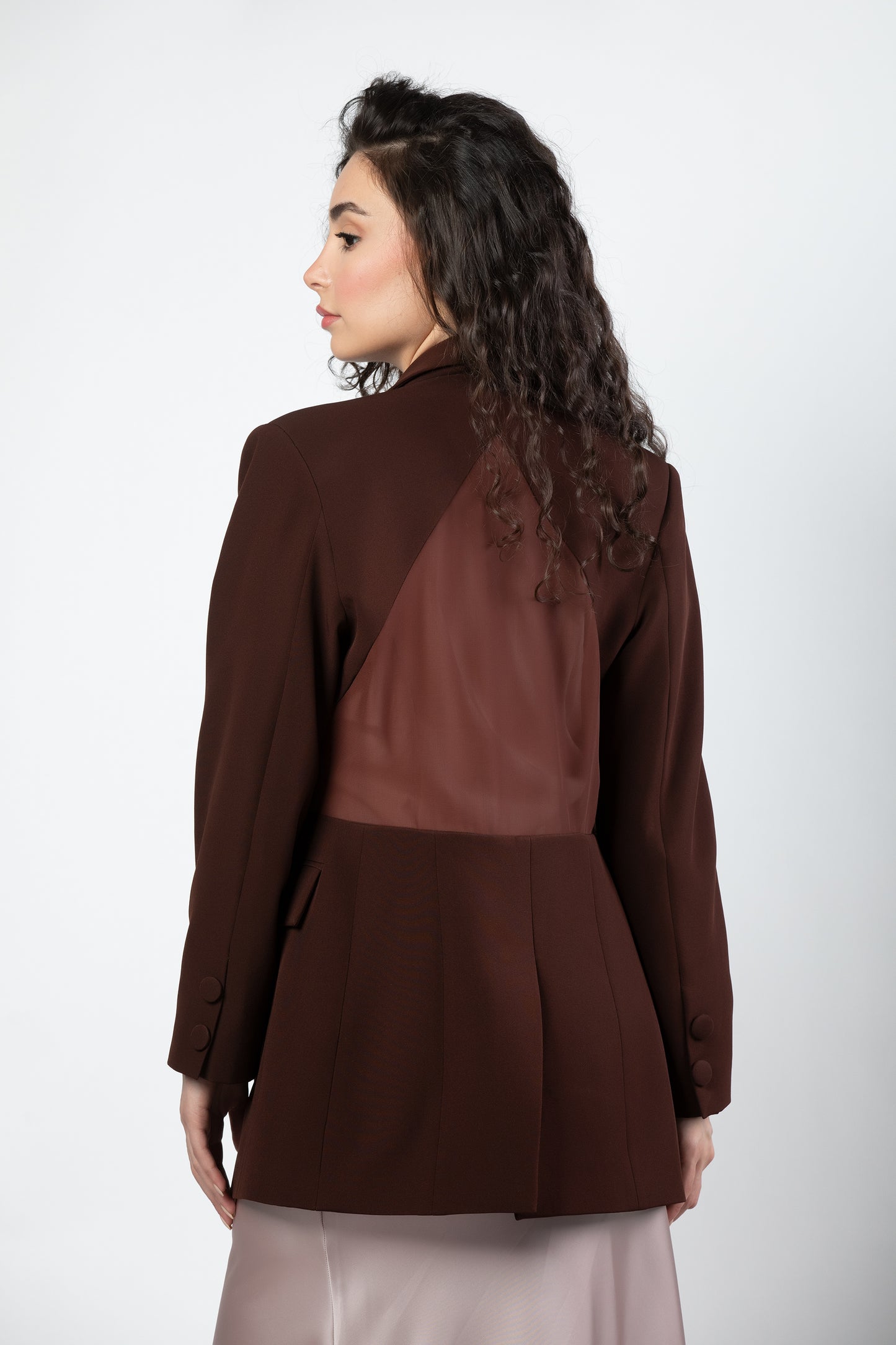 Aleen fitted blazer in mocha mousse