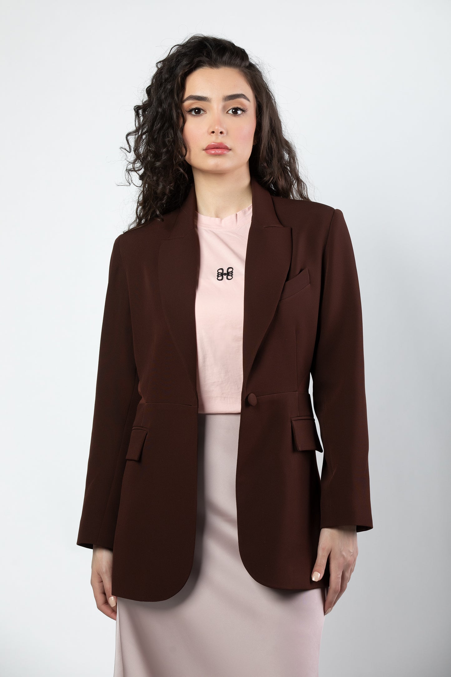 Aleen fitted blazer in mocha mousse
